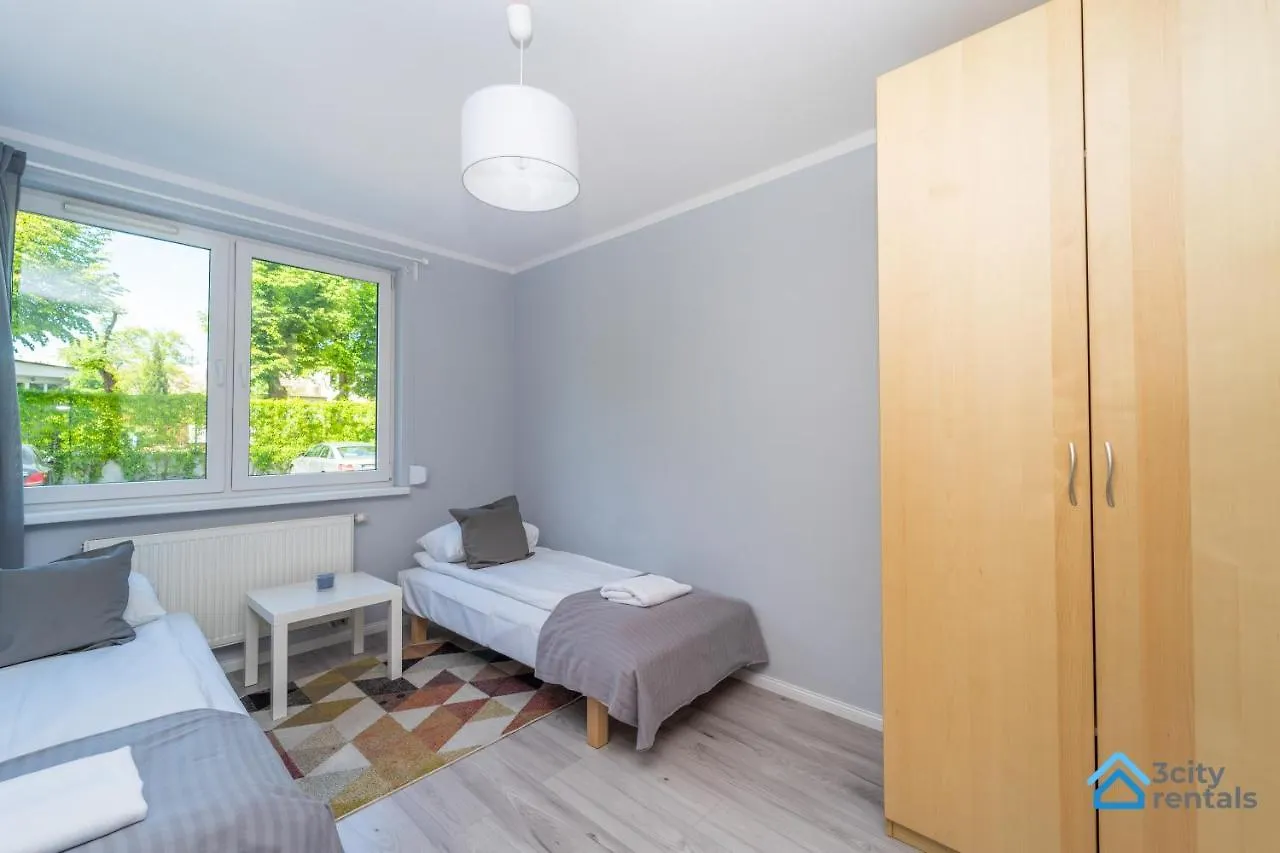 Apartment For 10 With Garden And Parking Gdańsk