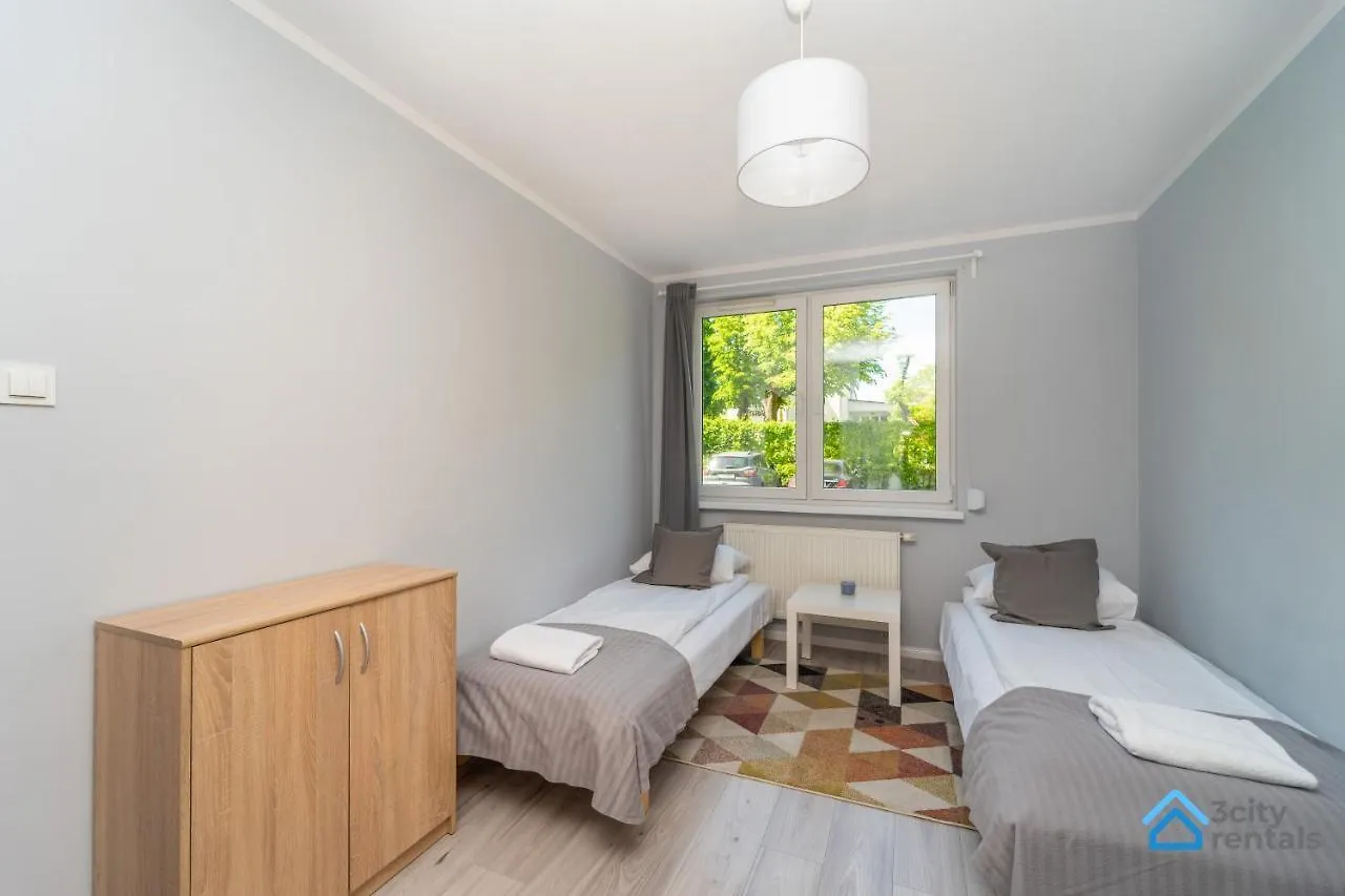 Apartment For 10 With Garden And Parking Gdańsk
