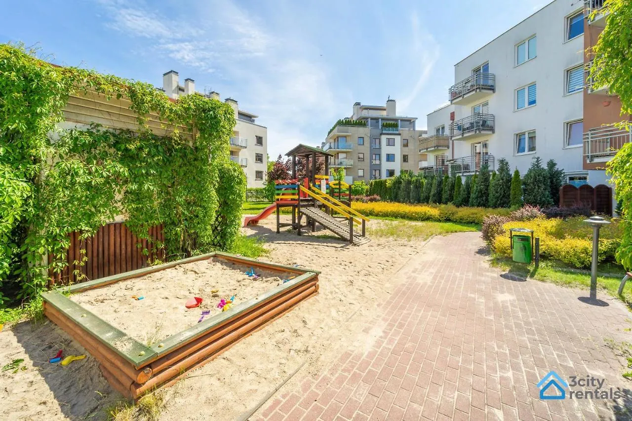 Apartment For 10 With Garden And Parking Gdansk