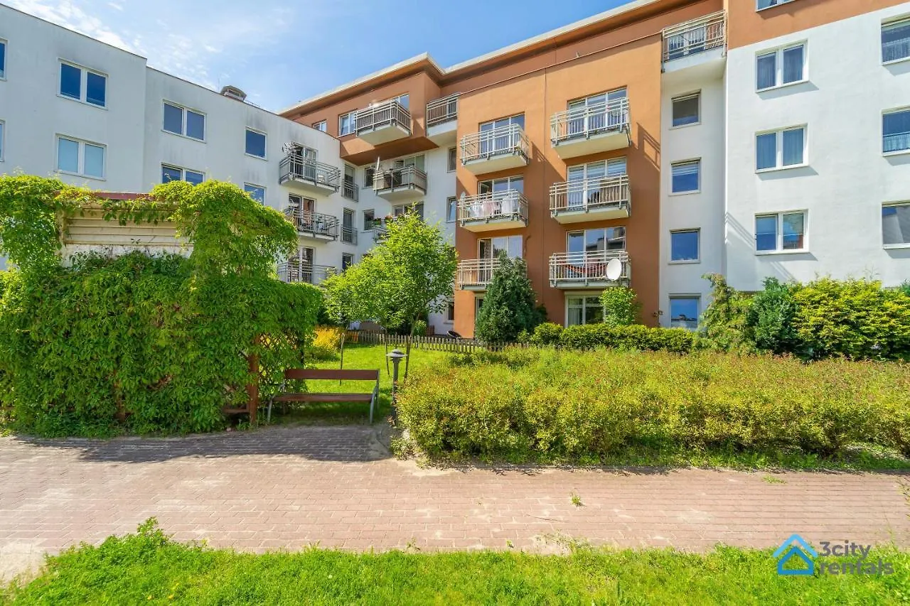Apartment For 10 With Garden And Parking Gdansk