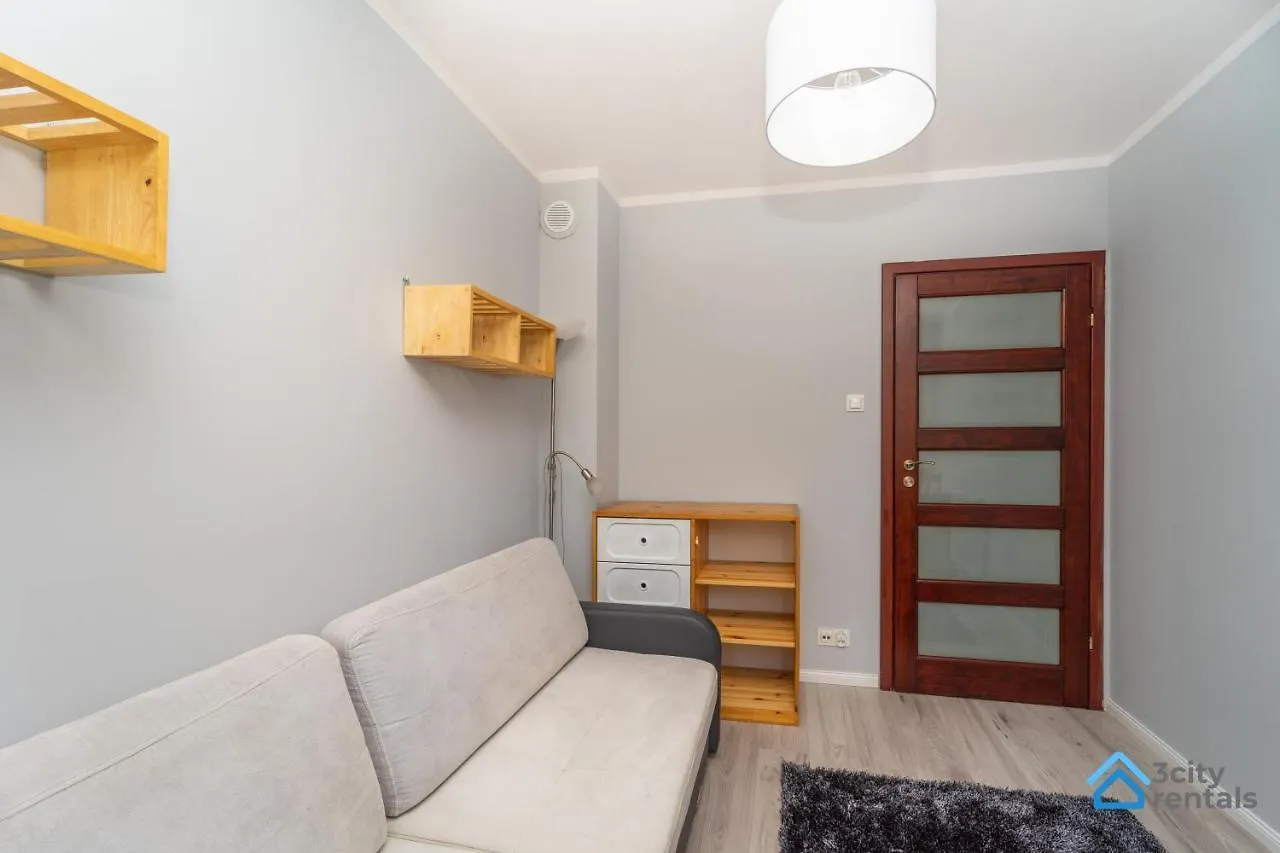 Apartment For 10 With Garden And Parking Gdansk